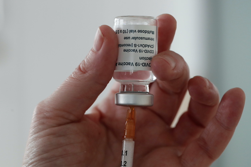 “아스트라제네카 고령자접종 ‘의사가 판단’ 결정은 책임회피”
