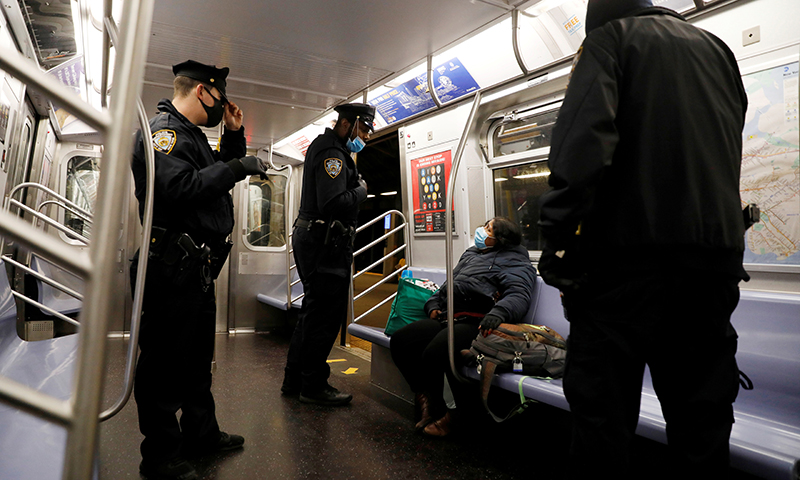 노숙자 4명 흉기 공격받아 2명 사망…뉴욕지하철 연쇄살인