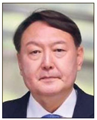 윤석열 총장 전격 사퇴