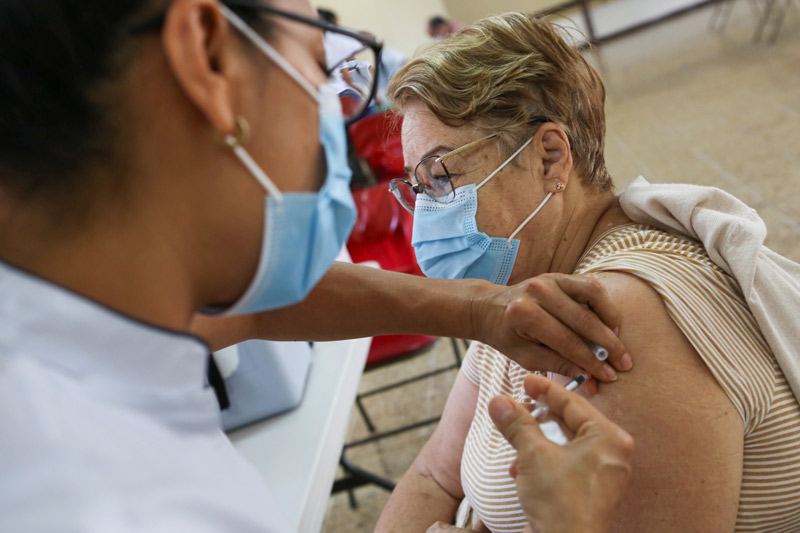 아스트라제네카 “백신, 내달 미국에 긴급사용승인 신청”