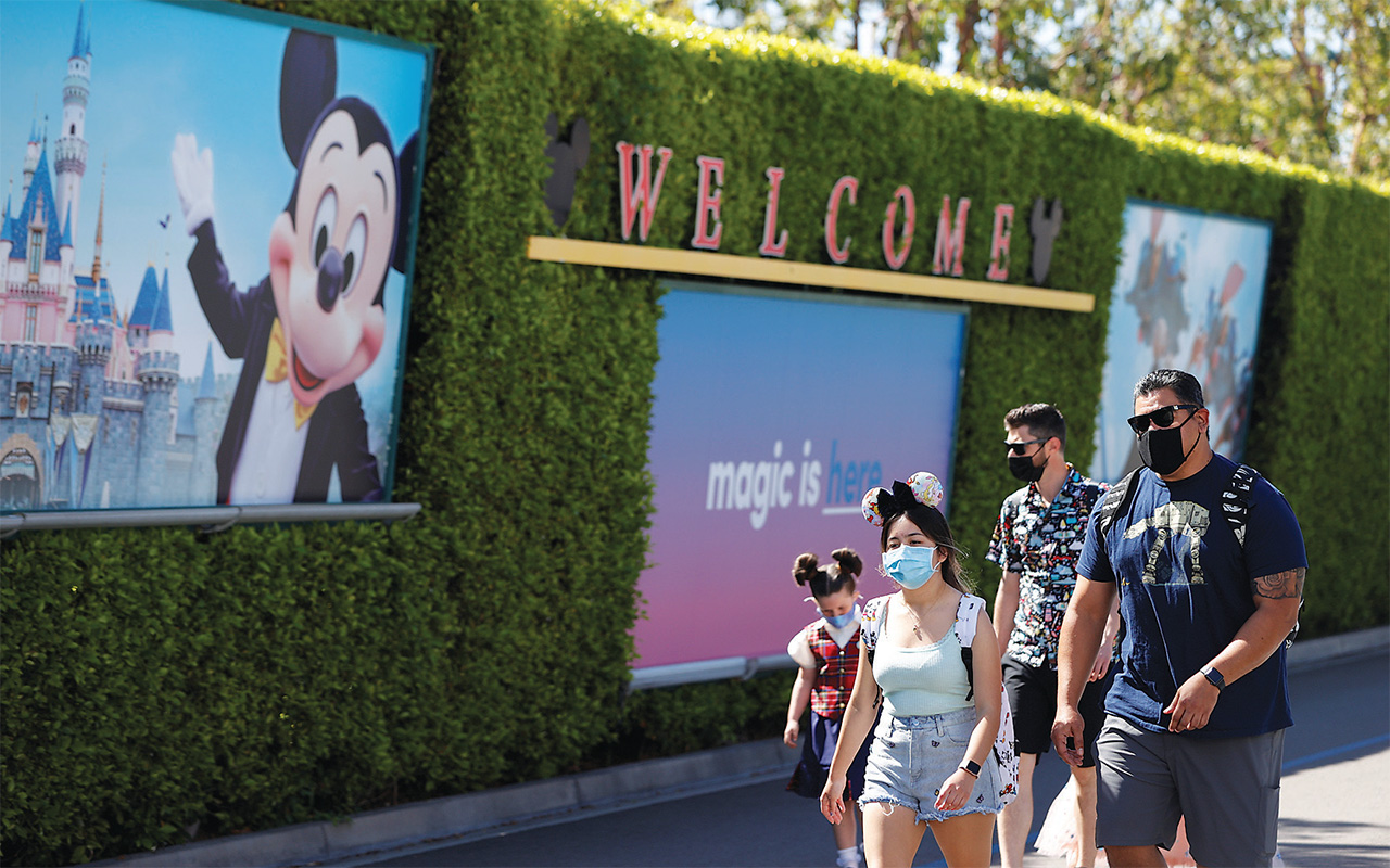 재개장한 디즈니랜드… 7주치 티켓 매진