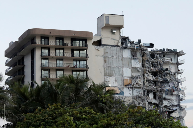 플로리다 12층 아파트 한밤중 붕괴…“99명 소재파악 안돼”