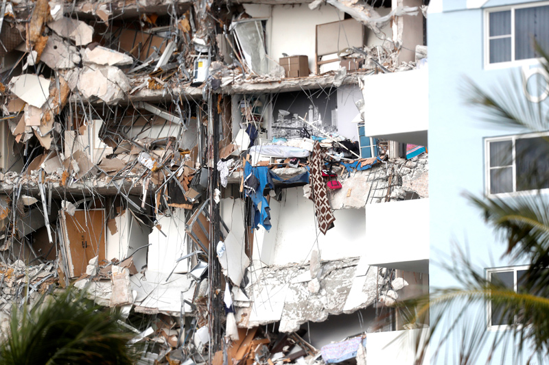 아파트 붕괴 생존자 “지진·폭탄·토네이도 함께 온 듯했다”
