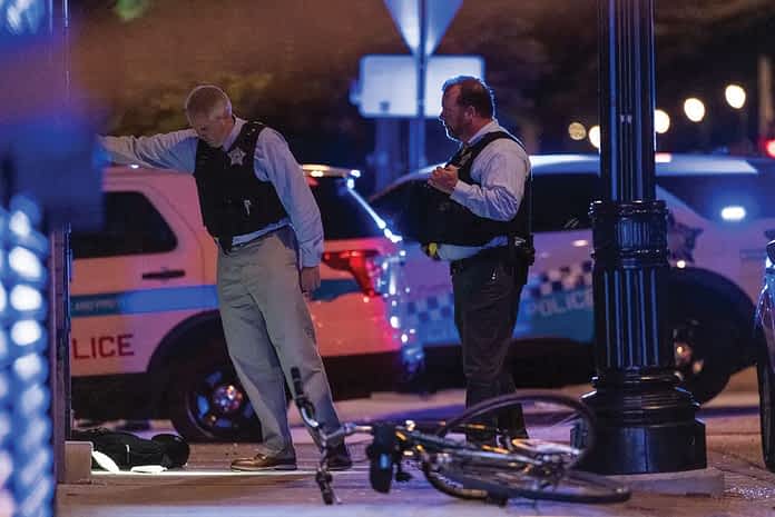 “이곳은 전쟁 중” 시카고, 주말에 77명 피격•7명 사망