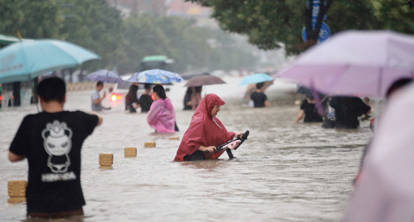 중국서 ‘물폭탄’… 사흘간 1년치 폭우 쏟아져