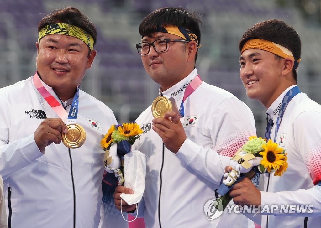 한국 양궁, 남자 단체전도 金 명중…유도 안창림 동메달