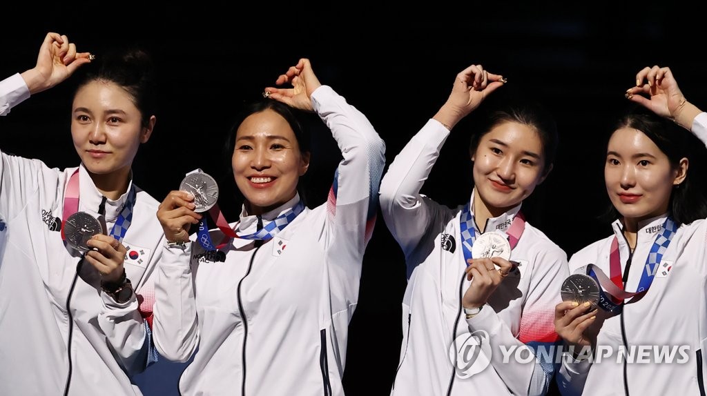[올림픽]펜싱 女에페 단체전·태권도 이다빈 은메달…한국 메달 순위 6위