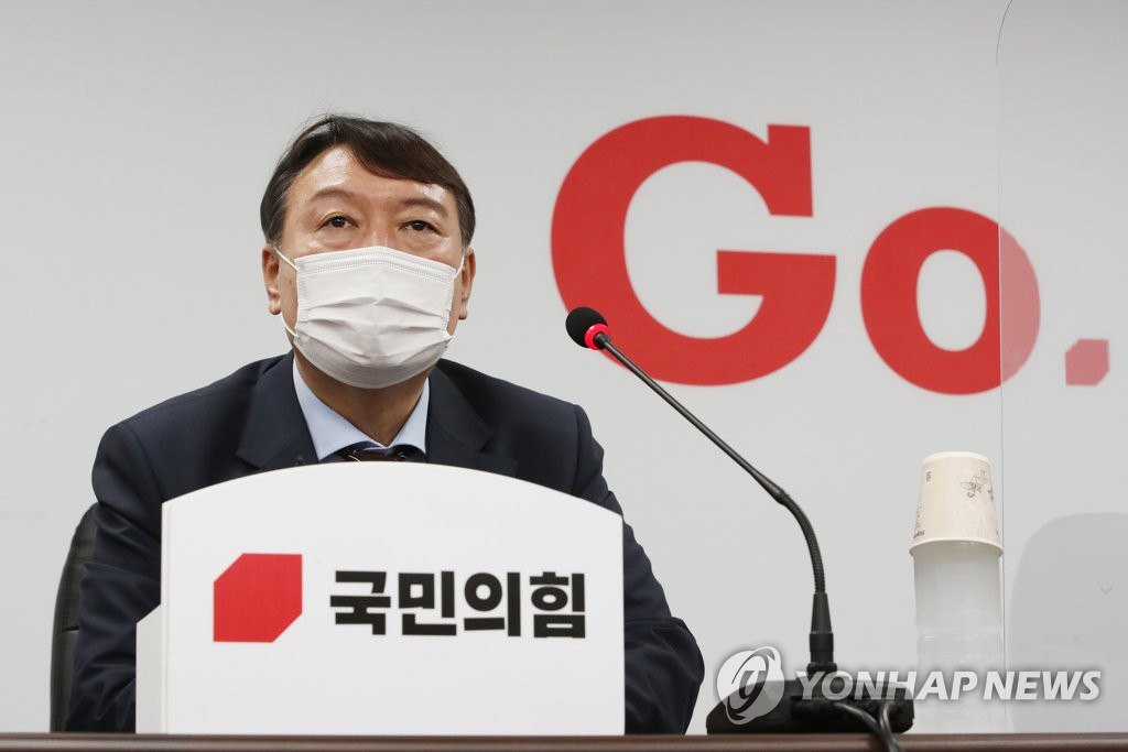 기습 입당 尹…지지층 결집·이미지 제고 다목적 카드