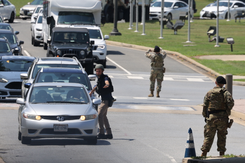워싱턴 군사시설 인근서 또 총성…기지 폐쇄