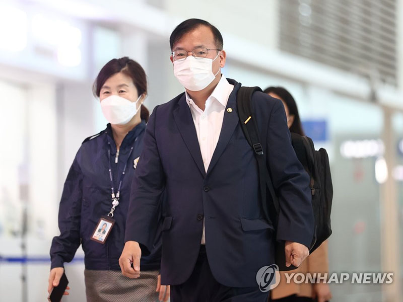 한국 정부대표단, 모더나와 백신공급 논의 마치고 출국