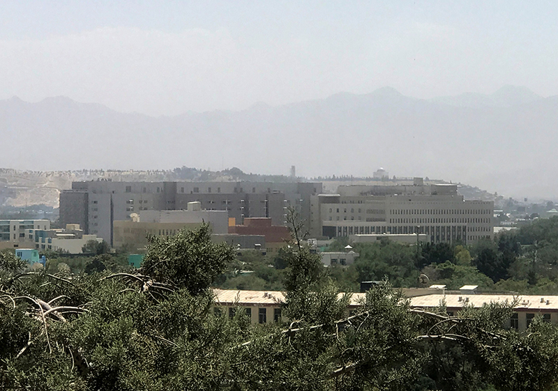 아프간 美 대사관 성조기 내려져… “직원 대피 마지막 단계”