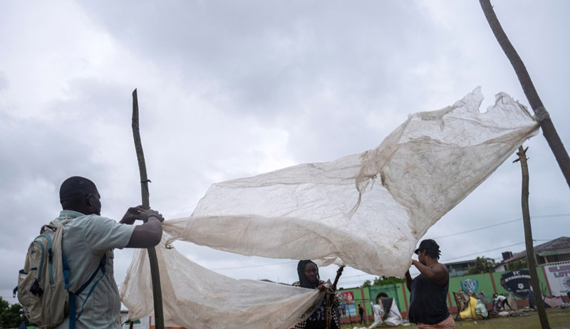 ‘하늘도 무심’…강진으로 쑥대밭 된 아이티에 열대성 폭풍까지