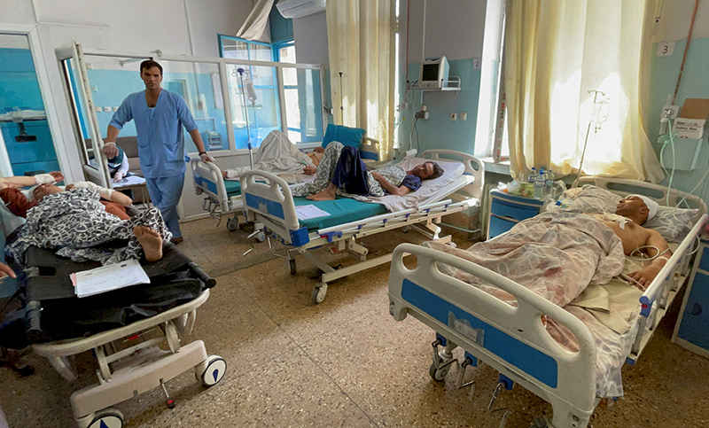 WHO “아프간 기부 끊겨 의료시설 90% 당장 폐쇄 위기”