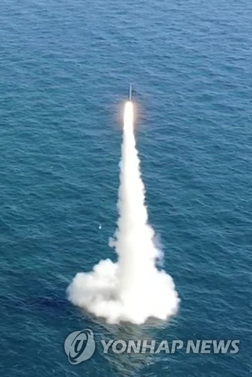 SLBM 잠수함 발사시험 세계 7번째 성공…초음속 순항미사일 공개