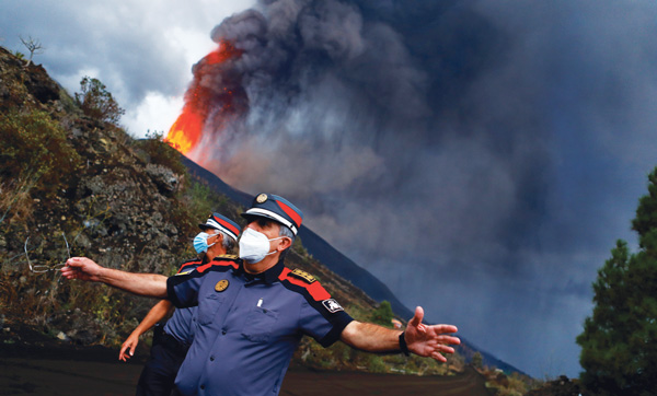 [세계는 지금] 1천피트까지 치솟은 용암 기둥…‘불지옥’