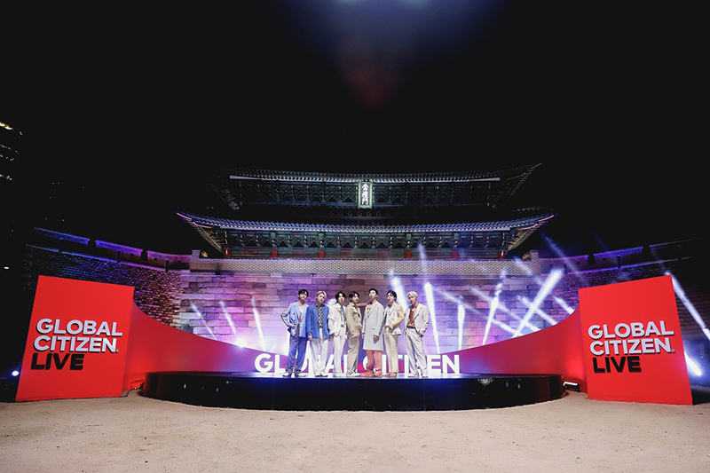 BTS, ‘6개 대륙 자선콘서트’ 오프닝 장식…숭례문 앞 공연