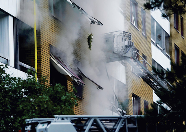 스웨덴서 아파트 폭발 화재…“16명 부상”