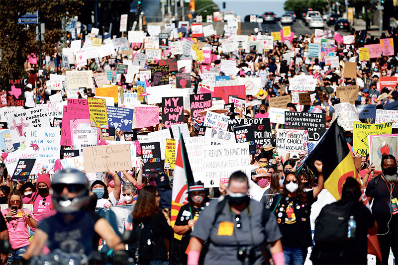 LA 다운타운 대규모 ‘여성 행진’… 낙태권 보장 촉구
