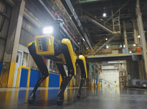 AI 탑재한 로봇견 ‘스팟’, 현대차 공장 지킨다
