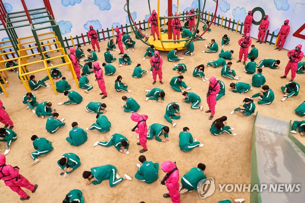 달고나·딱지치기… ‘오징어게임’ 놀이하며 뉴욕 속 한국여행