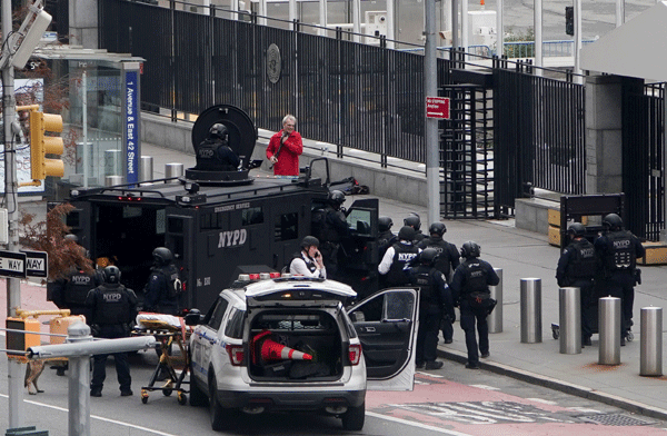 유엔본부앞 총들고 나타난 남성 체포