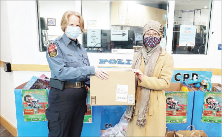 한미여성회총연합회, 1일 경찰서에 어린이용 마스크 등 전달