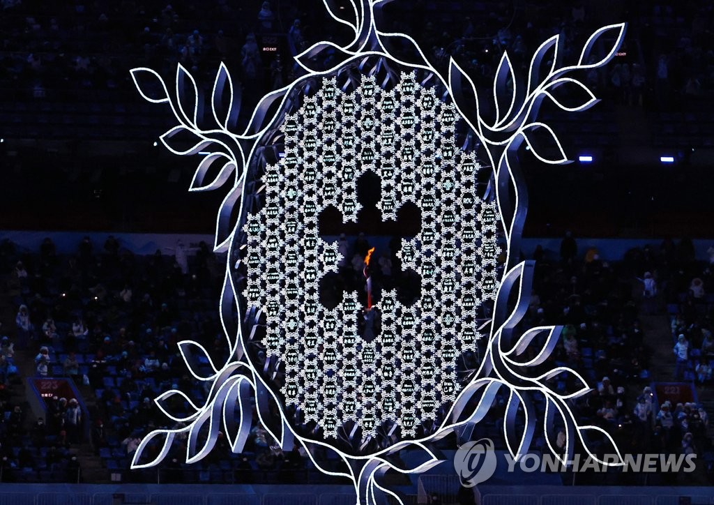 [올림픽] 베이징 밤하늘 수놓은 LED쇼… 동계올림픽 화려한 개막