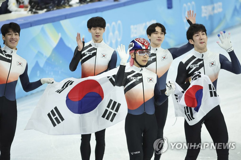 [올림픽] 남자 쇼트트랙 대표팀, 계주 5,000ｍ 준우승…12년 만에 메달