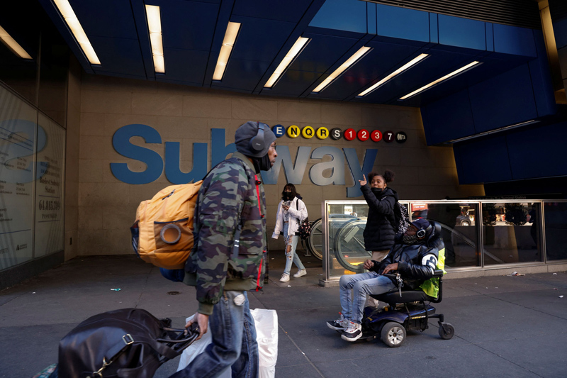 ‘무법천지’ 뉴욕 지하철…찌르고 때리고 주말에만 중범죄 8건