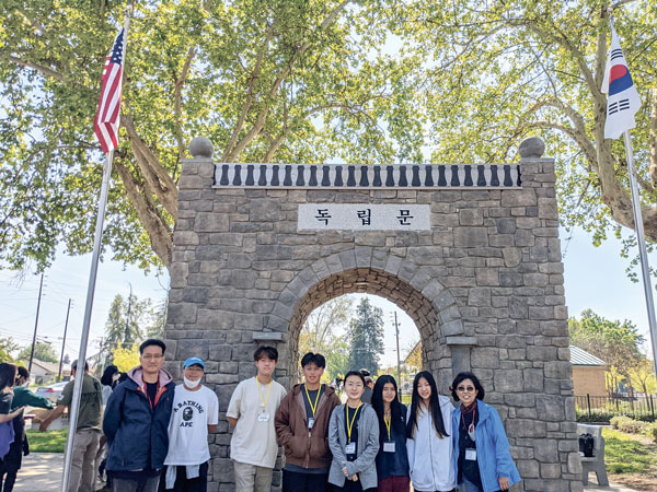 남가주 리버사이드 한국학교 중가주 역사지 탐방 참가