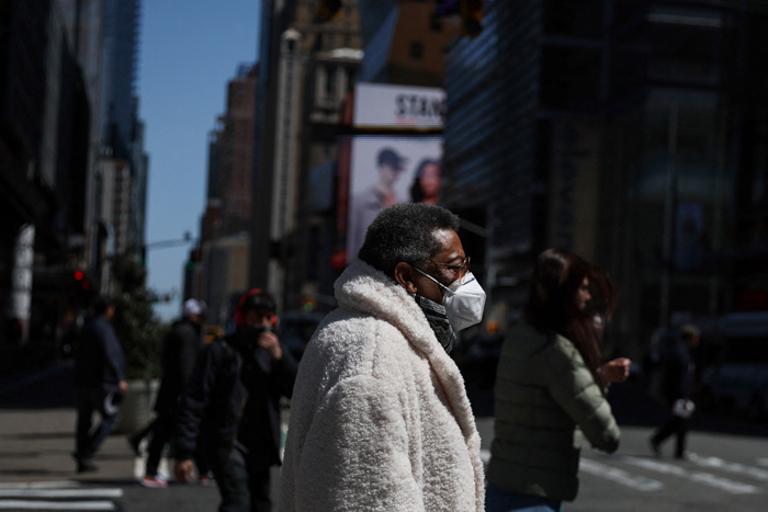 코로나19 재확산 조짐에 뉴욕시, 실내 마스크 착용 권고