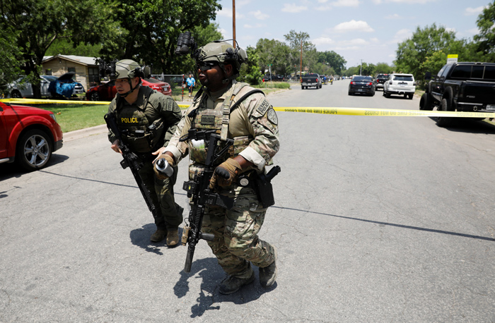 텍사스 초등학교에서 총격… “최소 2명 사망, 10여명 부상”