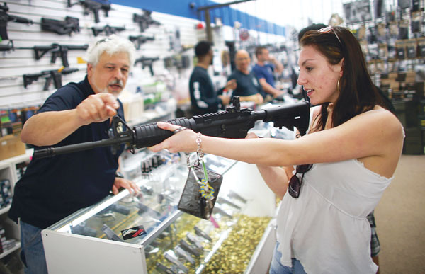 신원조회 강화에 총기판매 감소