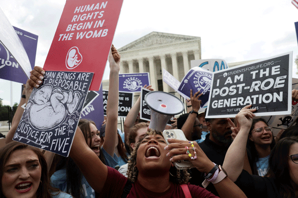연방대법원, 결국 낙태권 보장 판례 뒤집었다