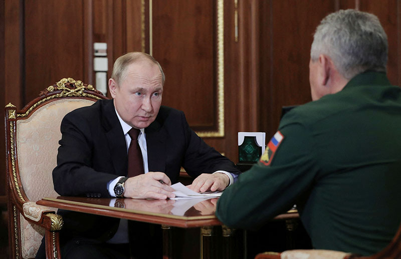 러시아군 루한스크 장악 후, 푸틴 “우크라 작전 계속하라”