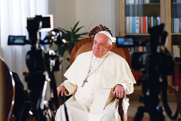 교황,‘사임한다면 로마 명예 주교로… 바티칸·고향 안 가’