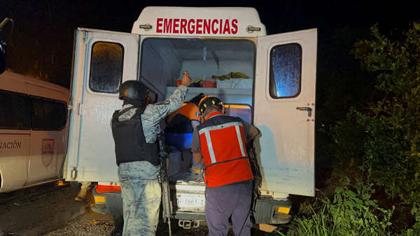 밀입국 참사 재연될 뻔…멕시코서 이민자들 ‘찜통 트럭’ 탈출