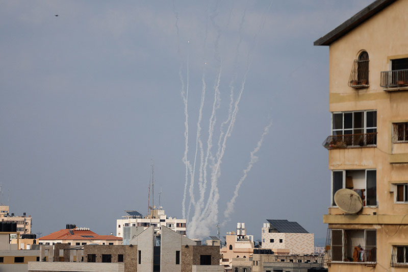 이스라엘 이틀째 가자지구 공습… “15명 사망·125명 부상”