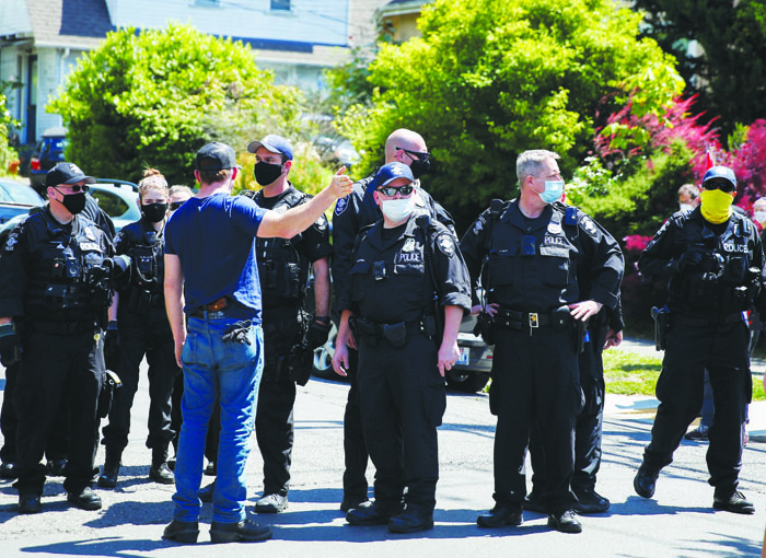 용두사미 된 경찰예산 50% 삭감...시애틀 시의원들, 2년전 관련조례 제안 “실수였다” 시인