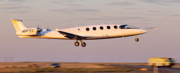 세계 최초 배터리 전기여객기, 첫 비행 성공