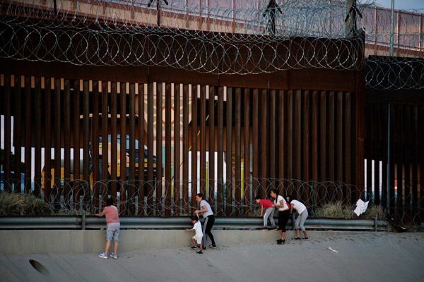‘트럼프 국경장벽’ 구축 슬그머니 재개한 바이든 행정부