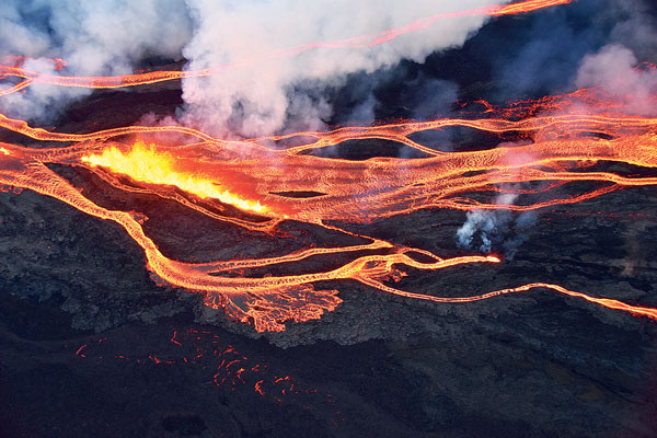 60미터 용암분출 하와이 화산 장관