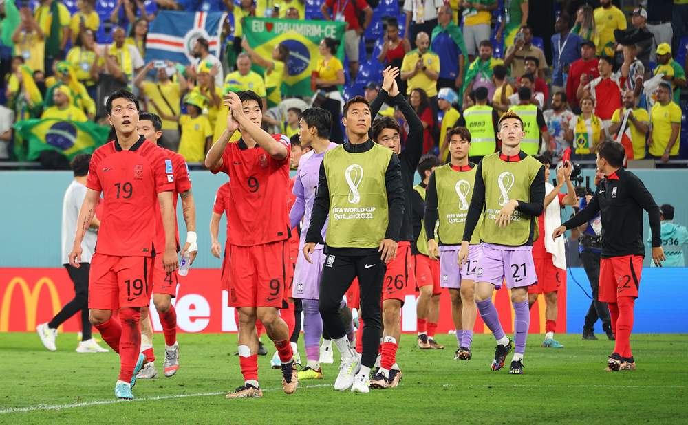 한국, 최강 브라질에 1-4 완패...원정 월드컵 첫 8강 무산…“16강에 만족해야”