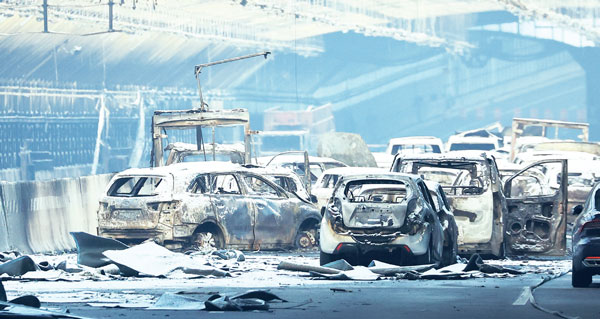 한국 과천 터널서 대형 화재… 5명 사망·37명 부상