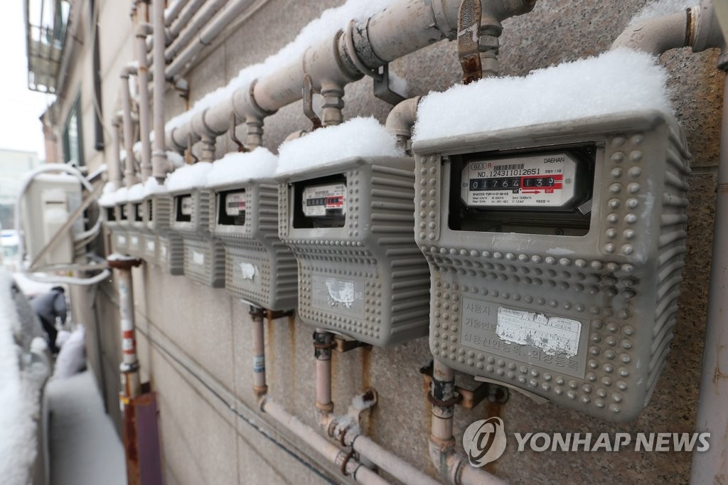 한국 물가 오르고 난방비는 ‘폭탄’…서민층 시린 겨울나기