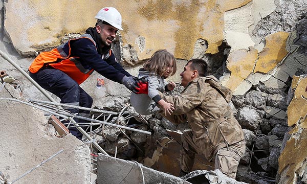 튀르키예 지진 사망자 7,800명 넘어