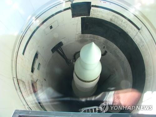 미, 북한 열병식 와중에 비무장 ICBM 시험발사