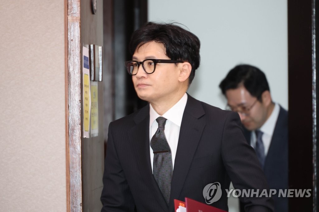 한동훈, 이재명 기자회견 비판… “판사 앞에서 얘기해야”