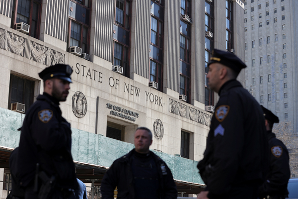 트럼프 민사재판 열리던 뉴욕 법원에 폭탄 협박…긴장 고조