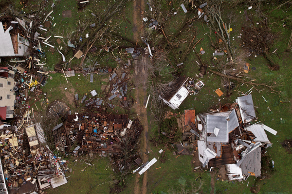 미주리 덮친 토네이도로 5명 사망…폭풍 피해 잇달아